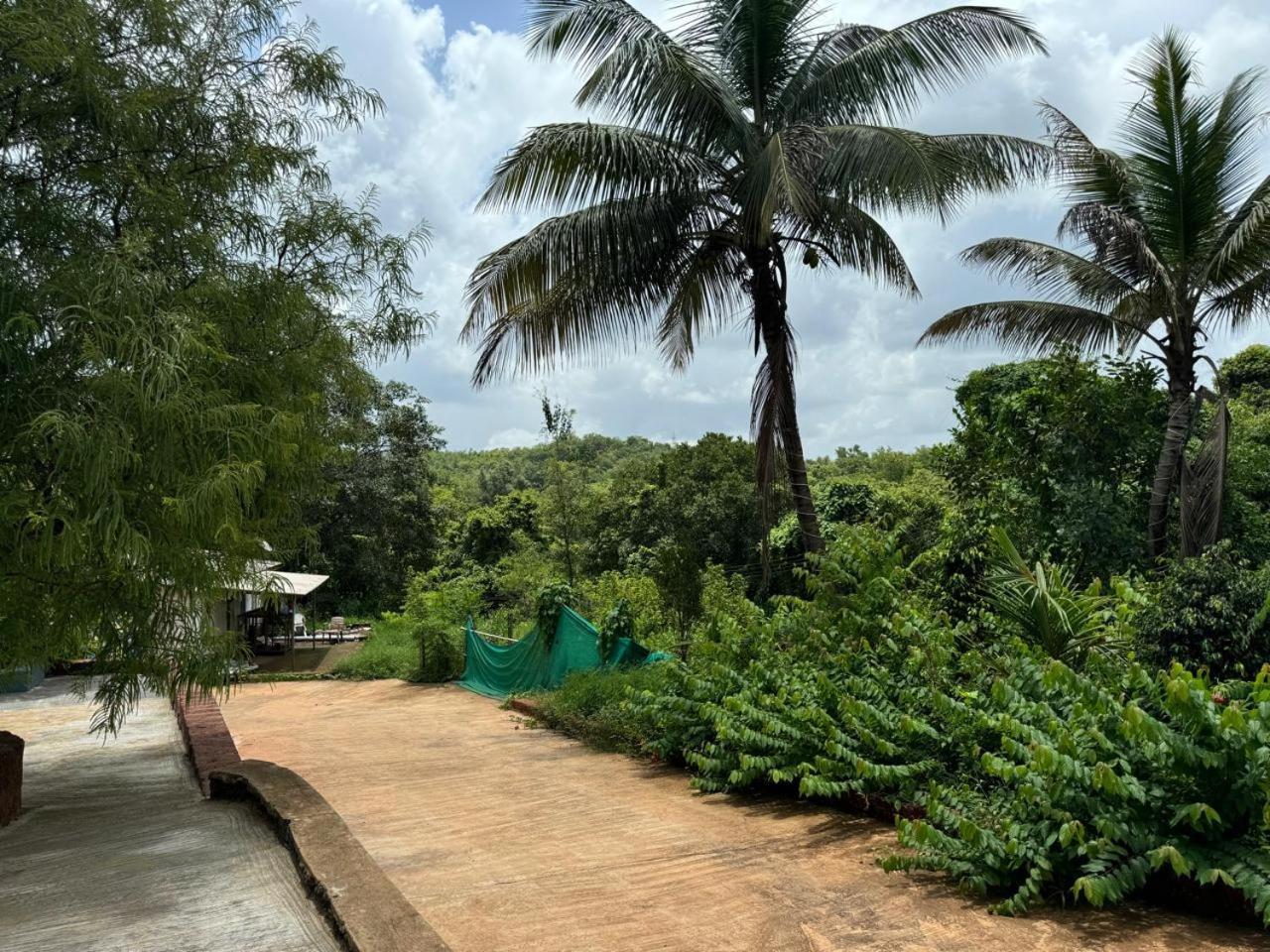 Hotel Shalini Palace Ratnāgiri Exterior foto