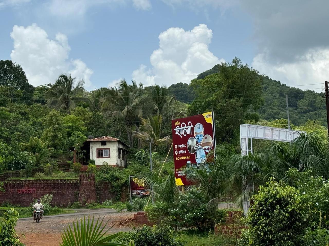Hotel Shalini Palace Ratnāgiri Exterior foto